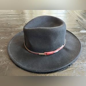 Like new, crushable wool Stetson